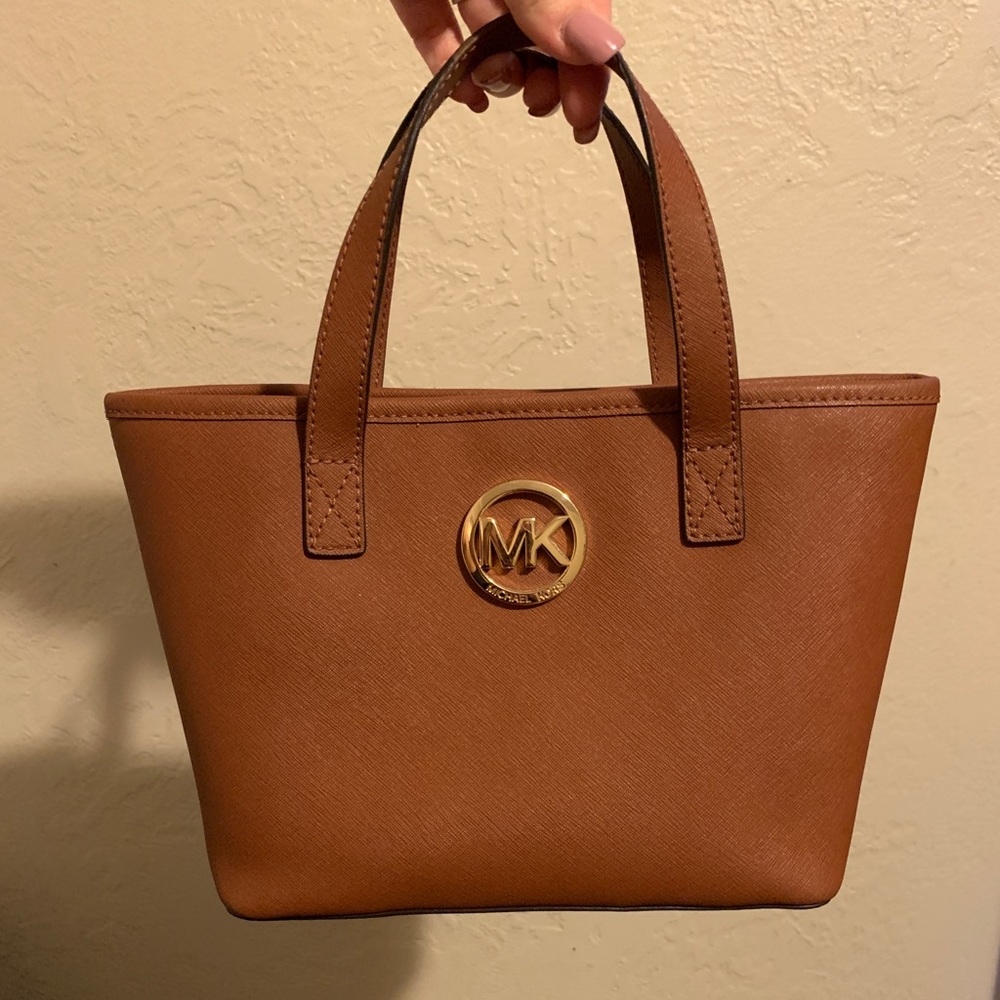 MK tan purse